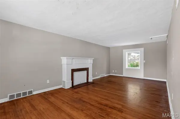 9817 Balboa DR, St Louis, MO 63136