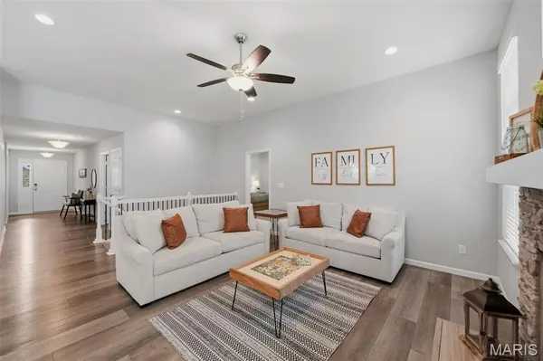 411 Knothole LN, Wentzville, MO 63385