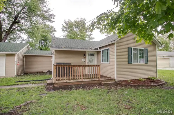 313 E Charles ST, Medora, IL 62063