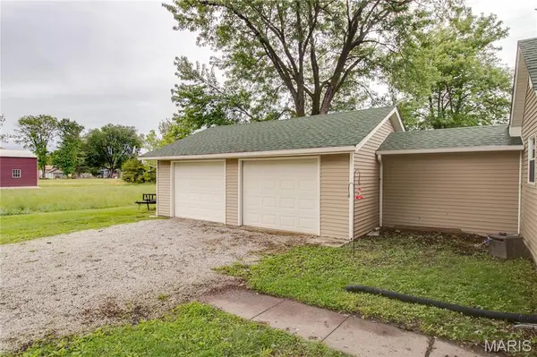 313 E Charles ST, Medora, IL 62063