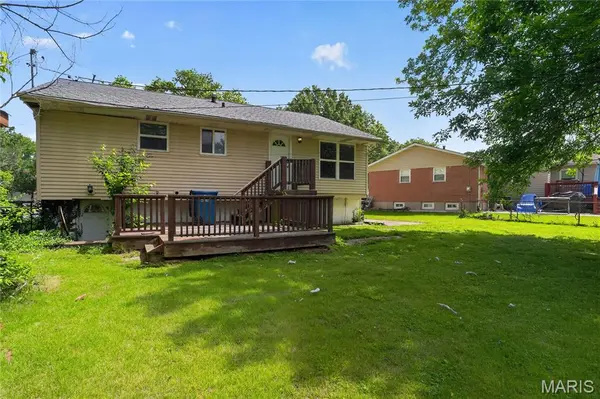 1420 Columbus DR, St Louis, MO 63138