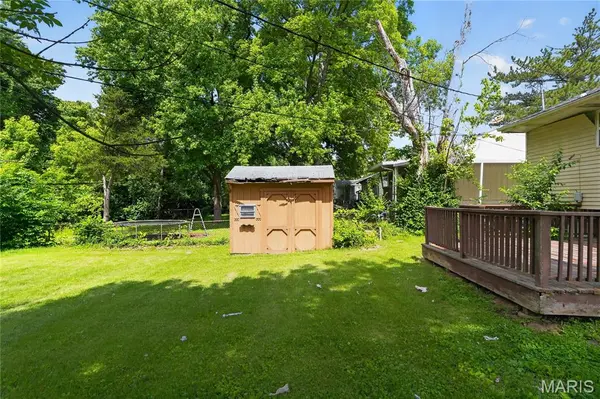 1420 Columbus DR, St Louis, MO 63138