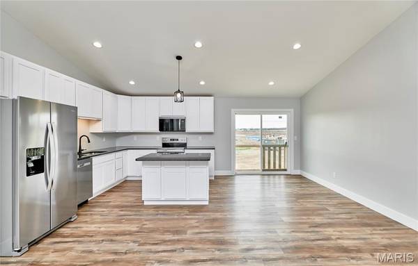 1180 Marathon DR, Foristell, MO 63348