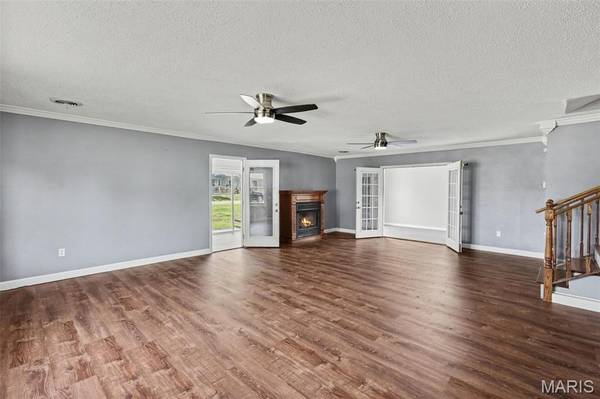 417 Young AVE, Dupo, IL 62239
