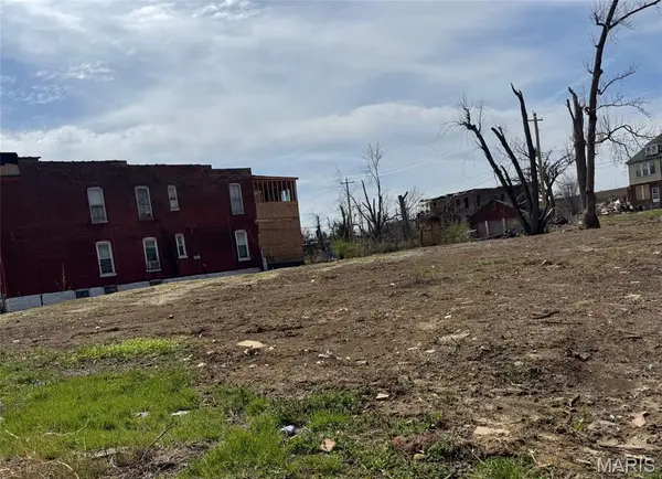 1343 Bayard AVE, St Louis, MO 63113