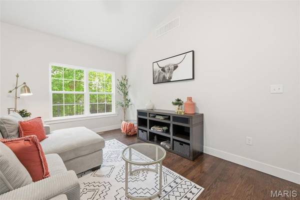 208 E 6th ST, Washington, MO 63090