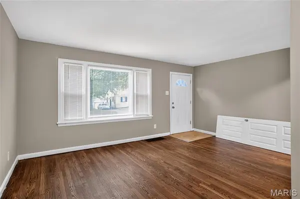 415 Millman DR, St Louis, MO 63135