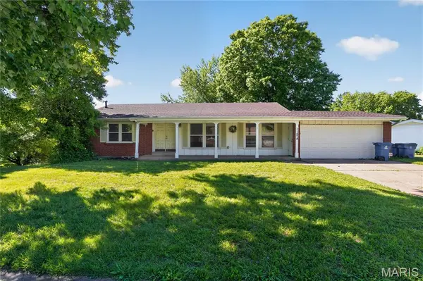 11874 Beckett Fall RD, St Louis, MO 63033