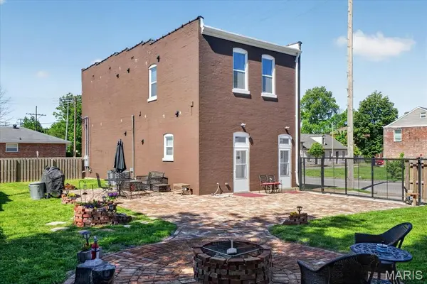 125 W Steins ST, St Louis, MO 63111