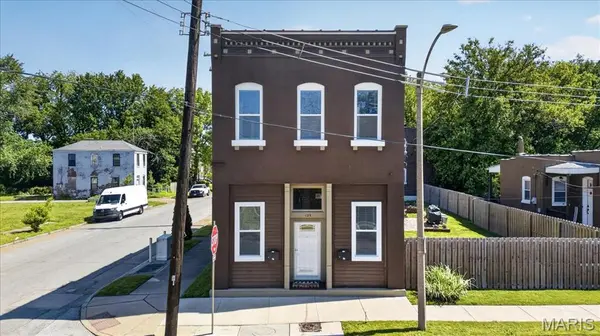 125 W Steins ST, St Louis, MO 63111