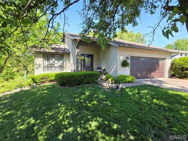 403 Constantz DR, Canton, MO 63435