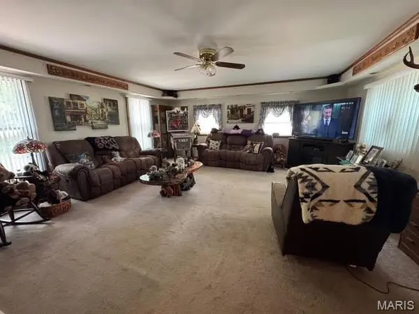 1512 Elfrink LN, Wentzville, MO 63385
