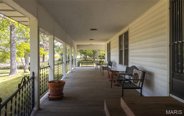 474 Highway ZZ, Jadwin, MO 65501