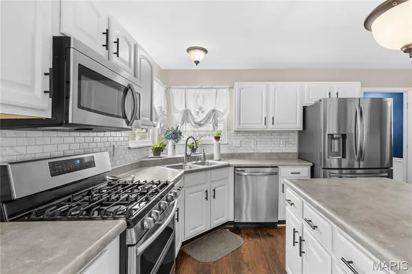 602 Autumn Creek DR, Wentzville, MO 63385
