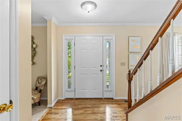 2433 Lavin CT, Florissant, MO 63033