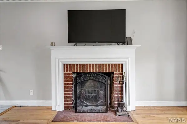 9 Modoc TRL, Kirkwood, MO 63122