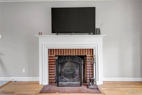 9 Modoc TRL, Kirkwood, MO 63122