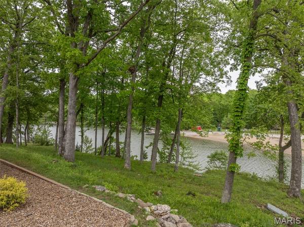 134 Geneva Cove DR, Innsbrook, MO 63390