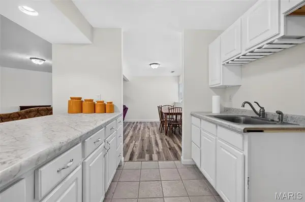 202 Park Ridge DR #64a, O'fallon, MO 63366