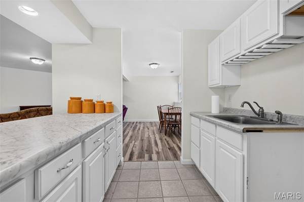 202 Park Ridge DR #64a, O'fallon, MO 63366