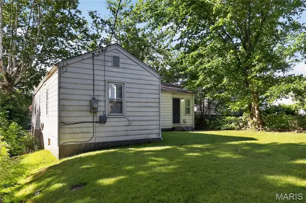 5333 Olene DR, St Louis, MO 63121
