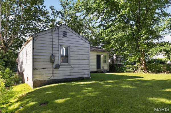 5333 Olene DR, St Louis, MO 63121