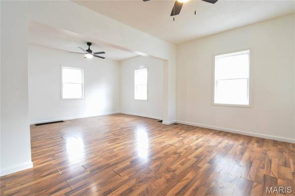 1007 Sumner ST, Carlinville, IL 62626