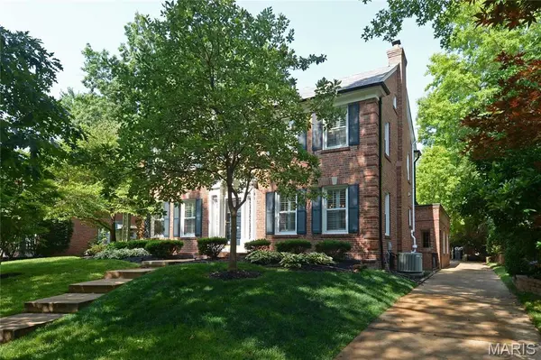 937 S Bemiston AVE, Clayton, MO 63105