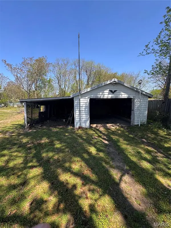 230 Swank ST, Diehlstadt, MO 63834