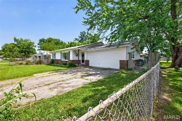 707 McClain ST, Richland, MO 65556
