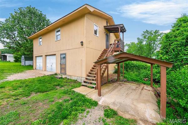 21725 Owl DR, Lebanon, MO 65536