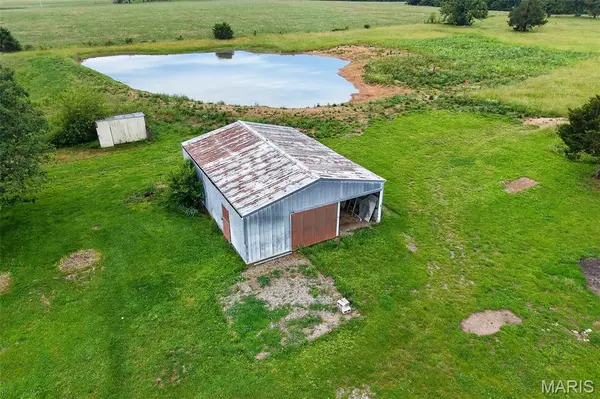 21725 Owl DR, Lebanon, MO 65536