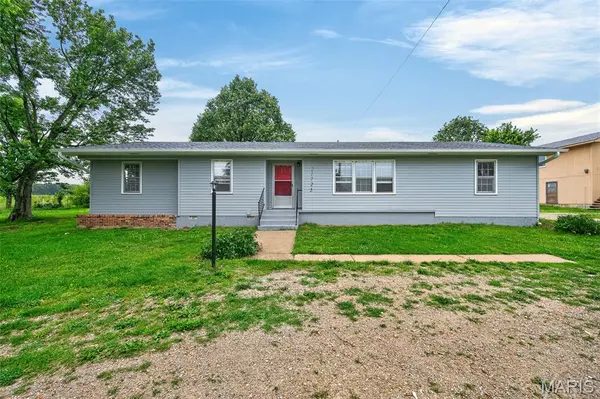 21725 Owl DR, Lebanon, MO 65536