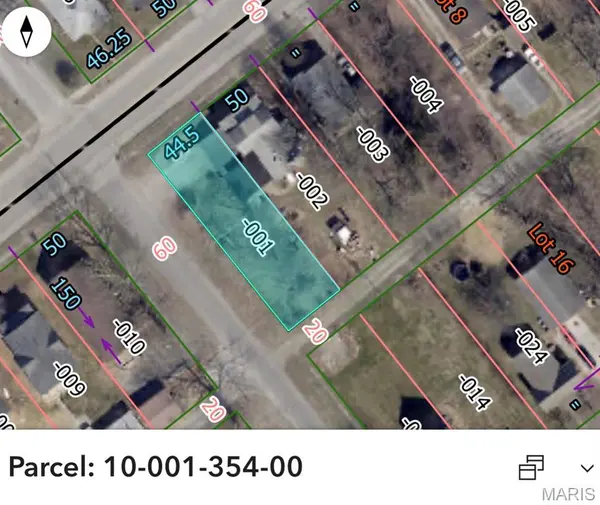 302 E Elm ST, Gillespie, IL 62033