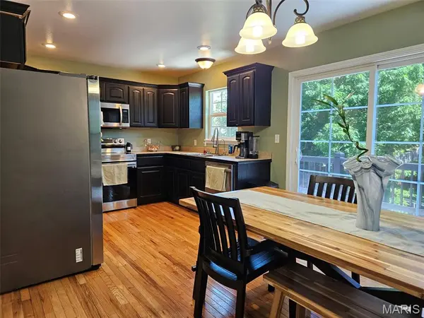 22858 Revelation RD, Waynesville, MO 65583