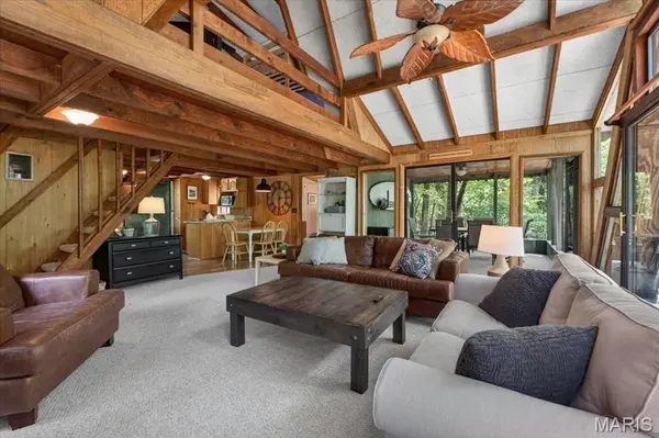 190 Hirshweg Woods DR, Innsbrook, MO 63390
