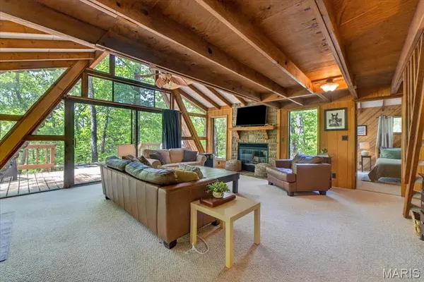 190 Hirshweg Woods DR, Innsbrook, MO 63390