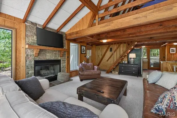 190 Hirshweg Woods DR, Innsbrook, MO 63390