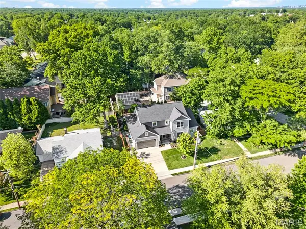 409 Peeke AVE, Kirkwood, MO 63122