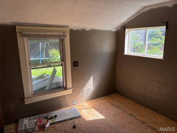 521 E A ST, Belleville, IL 62220