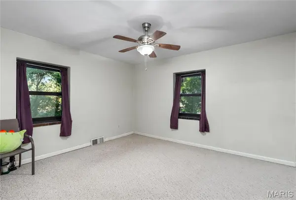 701 Garlyn CT, St Louis, MO 63123