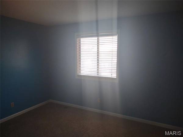 28 Cedar Grove CT #B, St Charles, MO 63304