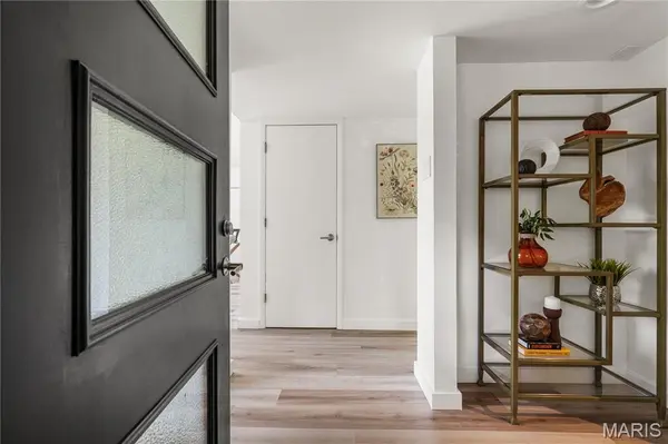2 Sunswept DR, St Louis, MO 63141
