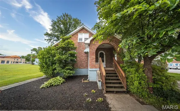 218 W Eldon ST, St James, MO 65559