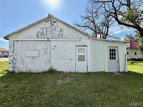409 Cleveland ST, Shelbina, MO 63468