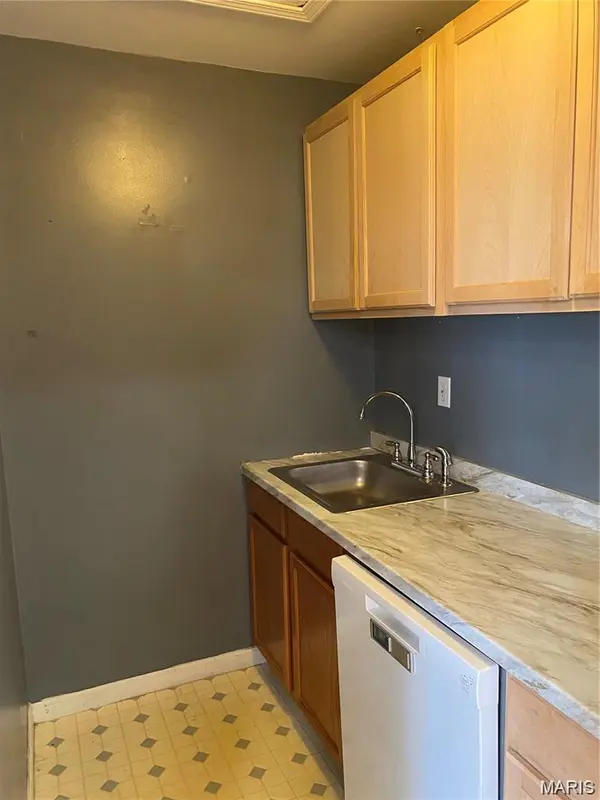 1276 Jungermann RD, St Peters, MO 63376