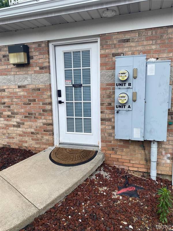 1276 Jungermann RD, St Peters, MO 63376