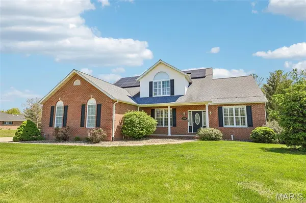 2750 Governors DR, Carlyle, IL 62231