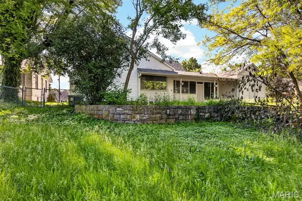 765 N Main ST, St Clair, MO 63077