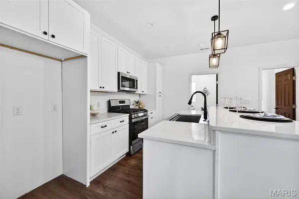 3332 Wisconsin AVE, St Louis, MO 63118
